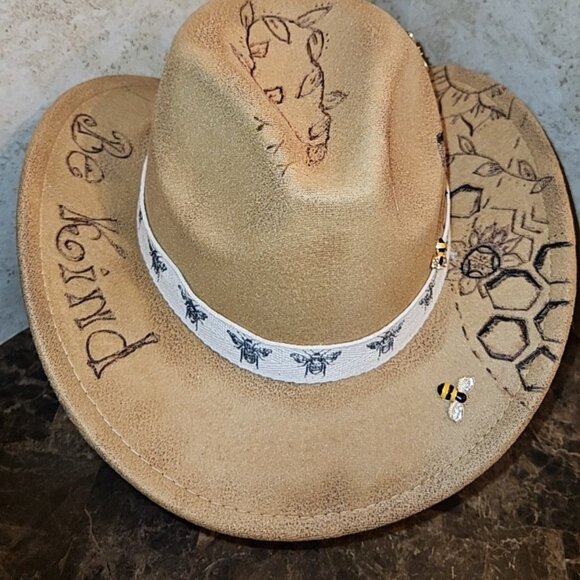 Custom Fedora Bee hat - Picture 3 of 3
